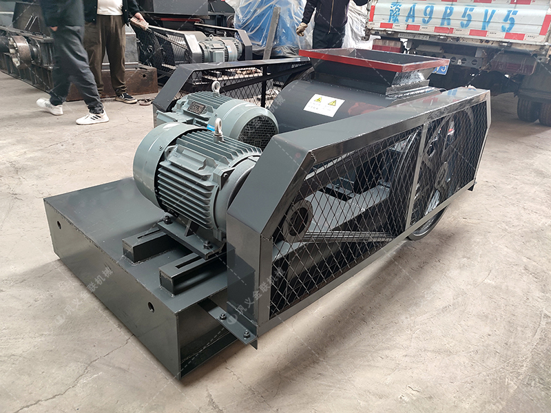 煤矸石雙齒輥破碎機的出料粒度能達到多少？產量多大？