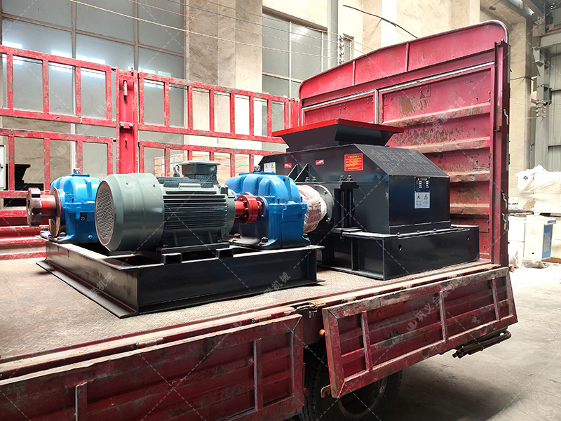 中型2PG800x600直連對輥制砂機發往河南