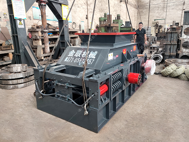 1000x700中型對輥破碎機發貨 破碎玄武巖