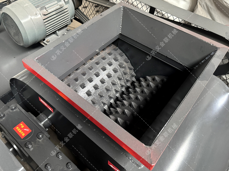 雙齒輥破碎機真的能“干濕通破”嗎？它的工作原理是什么？