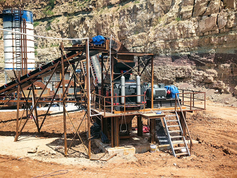 液壓對輥制砂機憑什么宣稱 “高產又穩(wěn)定”?其耐磨技術的雙重突破是關鍵 液壓對輥制砂機憑什么宣稱 “高產又穩(wěn)定”?其耐磨技術的雙重突破是關鍵